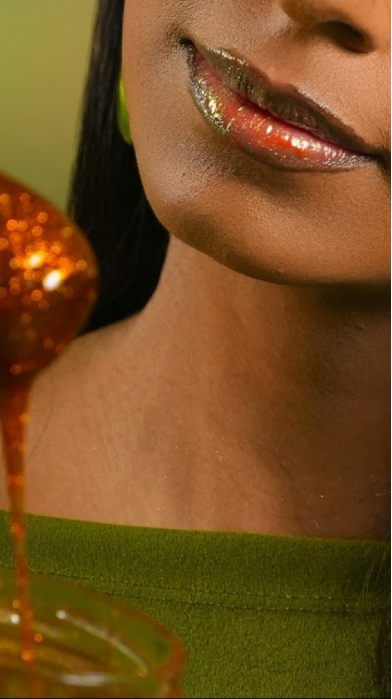 Gilded Nectar Silk Lip Glaze
